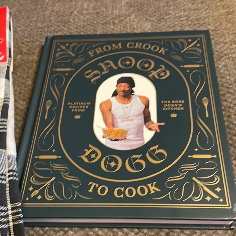 Snoop Doogg Cookbook,NEW, and plaid Apron, all new